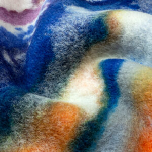 gewalkter Strick, abstrakt gemustert, Blautöne, Orange