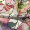 exquisiter Crêpe, florale Motive, grüntöne, rosatöne